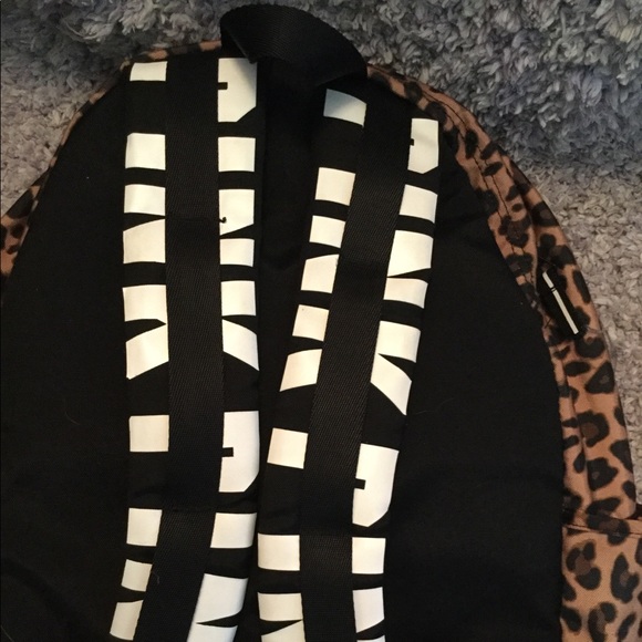 Cheetah backpack - Picture 2 of 2